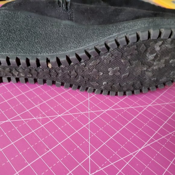 Womens Size 8 Tall Fur Trimmed Boots  New - Picture 4 of 4